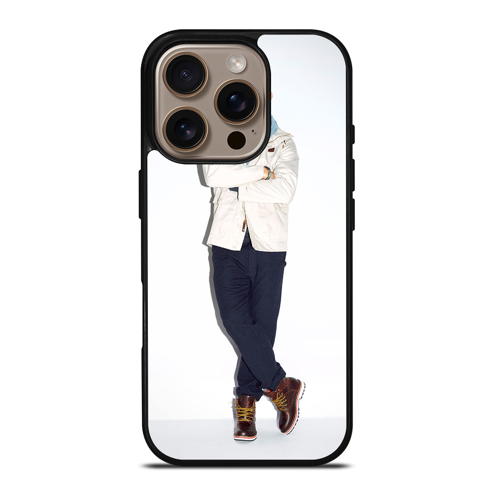 CRISTIANO RONALDO POSE iPhone 16 Pro Case