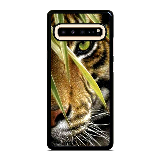 BENGAL TIGER IN A HALF FACE Samsung Galaxy S10 5G Case