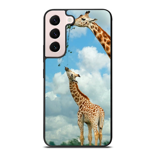 MOM AND BABY GIRAFFE EAT Samsung Galaxy S22 Plus 5G Case